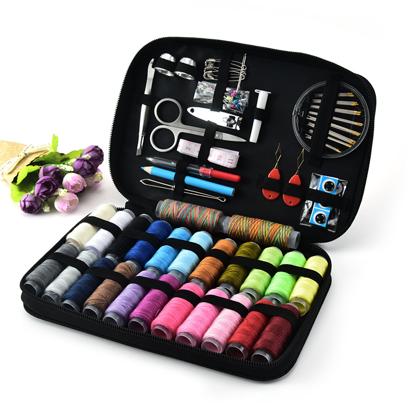 97点入り裁縫キット、裁縫用品とアクセサリー付き - 24色 - Sewing Thread Production のレビューと価格
