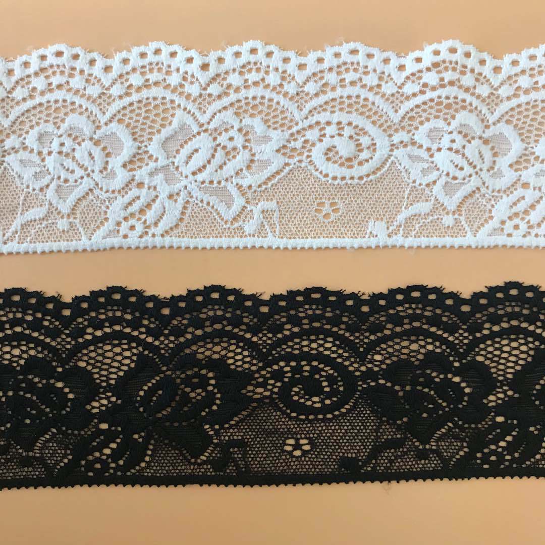 絶妙な伸縮性のあるレーストリム、黒と白の色展開、幅2.5イン - Vintage Sewing Textile のレビューと価格